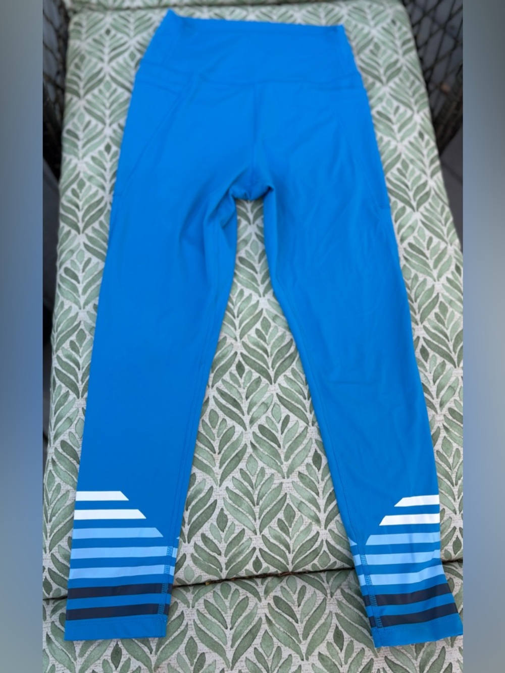 Addison Bay The Everyday Legging in Lake Blue - Size small